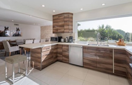 Granada Hills North Villa | ৎ୭Hills Viewৎ୭ Pool Jacuzi &More