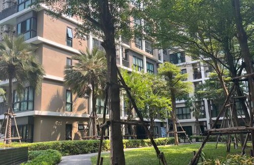 Nonthaburi Apartamento | คอนโดฮอลล์มาร์ค ห้องมุม วิวสระว่ายน้ำ ใจกลางเมือง