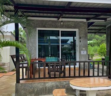 Khlong Khut Casa | ต้นหว้ารีสอร์ท