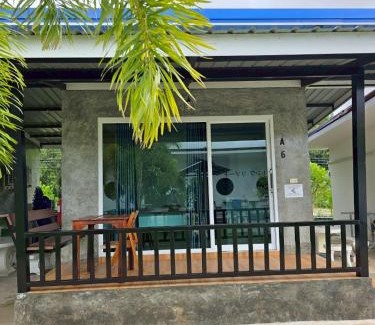 Khlong Khut Casa | ต้นหว้ารีสอร์ท