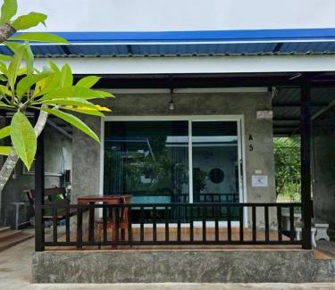 Khlong Khut Casa | ต้นหว้ารีสอร์ท