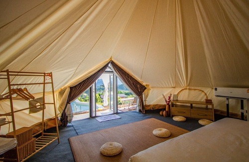 Mae Taeng Cama Y Desayuno | ที่พักพูวิลล่าสวนตัวกลางเขาอ่างแช่น้ำอุ่นกลางสระวิวภูเขาทะเลหมอก ที่จอดรถสวนตัว