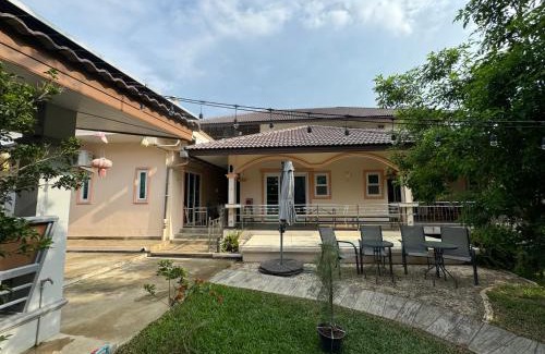San Pa Thong Casa | บ้านกันเอง Baan Kun Aeng Homestay