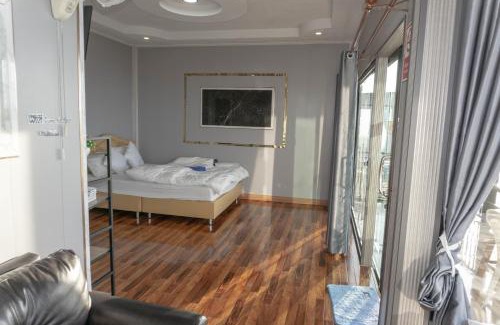Lom Kao Chalet De Esquí | บ้านนุสรา รีสอร์ท ภูทับเบิก