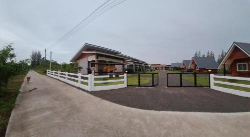 Suan Phueng Casa | บ้านน้ำผึ้งโฮมสเตย์