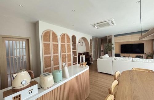 Bang Kaeo Casa | บ้านพักญี่ปู่น Japandi Cozy House