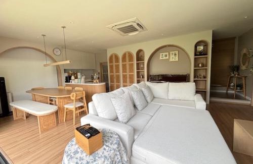 Bang Kaeo Casa | บ้านพักญี่ปู่น Japandi Cozy House