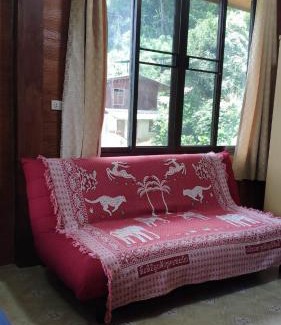 Chom Thong Casa | บ้านพักพือวา Pue Wa Homestay