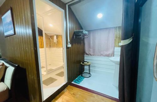 Khuan Khanun Casa | บ้านริมเลปากประ Banrimlay Pakpra