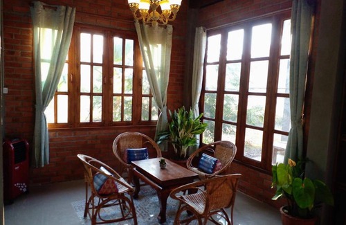 Santi Suk Cama Y Desayuno | บ้านสวนนาเลา