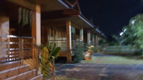 Pa Phayom Otro | บ้านสวนรดา baansuanrada