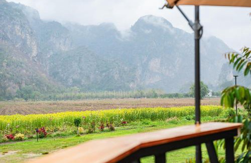 Lan Sak Casa | บ้านในสวน รีสอร์ท หุบป่าตาด