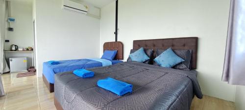 Nam Nao Complejo | บ้านไร่ระเบียงฟ้า น้ำหนาว แคมป์ปิ้ง