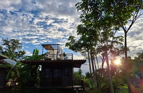 Wang Luek Chalet De Esquí | ฟาร์มสเตย์สุโขทัยบ้านไร่เบสแคมป์
