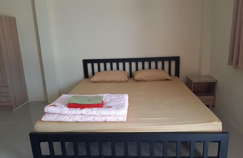 Bang Sare Apartamento | รุ่งเรืองอพาร์ตเม้นท์ Rungruang Apartment