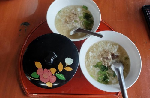 Mae Suai Cama Y Desayuno | ล้านนาออนเซน