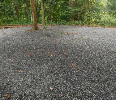 Phrom Khiri Complejo | สถานีน้ำหวาน รีสอร์ท น้ำตกอ้ายเขียว