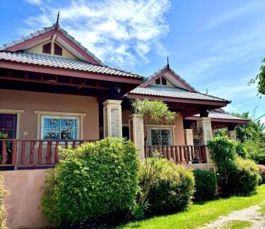 Si Kham Complejo | เฮือนฮิมน้ำ รีสอร์ท