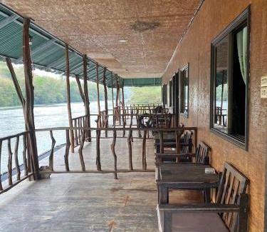 Tha Kradan Otro | แพจิตรธาดาธารน้ำ