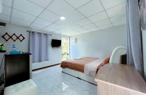Lan Dokmai Tok Casa | แพนด้าโฮมสเตย์ กาญจนบุรี