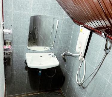 Lan Dokmai Tok Casa | แพนด้าโฮมสเตย์ กาญจนบุรี