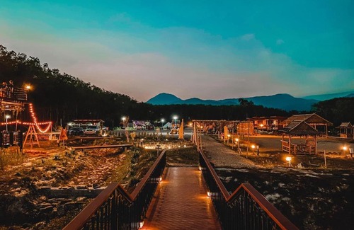 Thung Song Otro | ไร่นาบัวหลวง คาเฟ่ & ฟาร์มสเตย์ RaiNa BuaLuang Cafe & Farm Stay