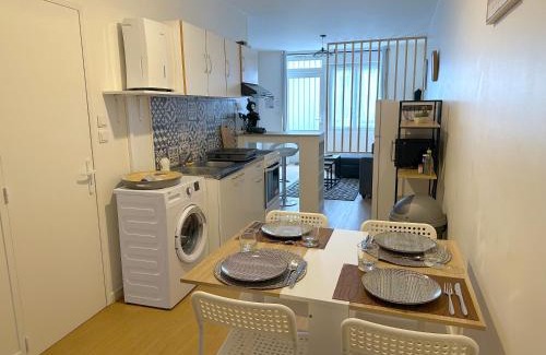 Saintes Apartamento | ღ Hubble Au cœur de Saintes, Spacieux & Wifi