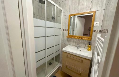 Saintes Apartamento | ღ Hubble Au cœur de Saintes, Spacieux & Wifi