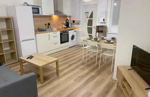 Saintes Apartamento | ღ Le Saintois Au cœur de ville, Spacieux & Wifi