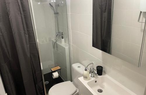 Saintes Apartamento | ღ Le Saintois Au cœur de ville, Spacieux & Wifi