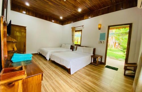 Ong Lang Casa | ღ Y Nghia at Ong Lang Beach ღ Coastal Haven with Home Cooked Bungalows ღ
