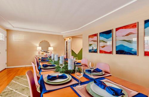 Northwest Arvada Casa | ᨒFIREHAUSᨒHotTubᨒCinemaᨒBBQᨒBadmintonᨒGames