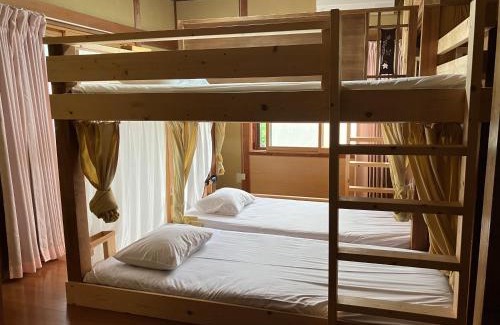 Togura Kamiyamada Onsen Apartamento | おせっかいゲストハウス 昭和の寅や