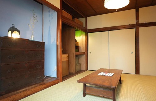 Onomichi Casa | つばめ荘 Tsubamesou 尾道駅から徒歩と渡船で15分 情緒あふれる尾道ステイ 鍵付き駐輪場と駐車場あり supported by COCOSTAY