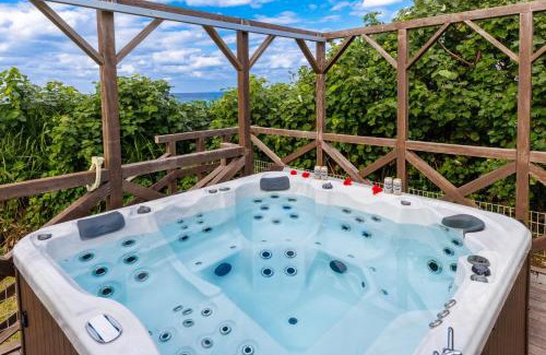 Sakiyama Villa | オーシャンビュー BBQ可能 最大15名 3寝室3バスルーム Nalu Mele Resort