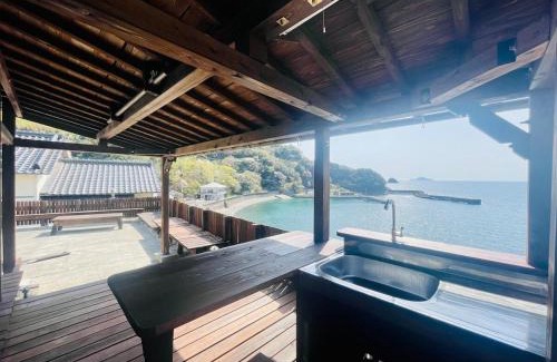 Otsuki Casa | オーシャンフロントで夕日眺めながら海水浴とバーベキュー出来る1日1組の貸し切り絶景宿トリノウタ