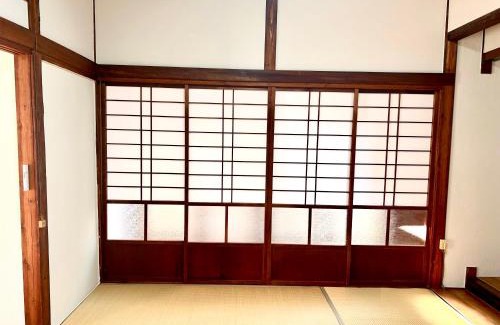 Yahatanishi Casa | ゲストハウスEn 折尾駅前邸
