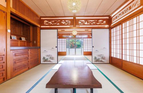 Izumi Casa | ジャングリアまで車で10分Grandmas House 山の宿は一棟貸でBBQ可能
