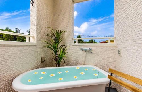 Maeda Villa | ＼ビーチ×BBQ／沖縄での贅沢リゾートライフをお約束 遊び心をくすぐるキッズルームでお子様も大満足