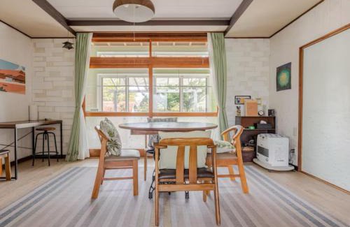 Shiraoi Casa | 一軒家まるごと貸切宿Woodウッド