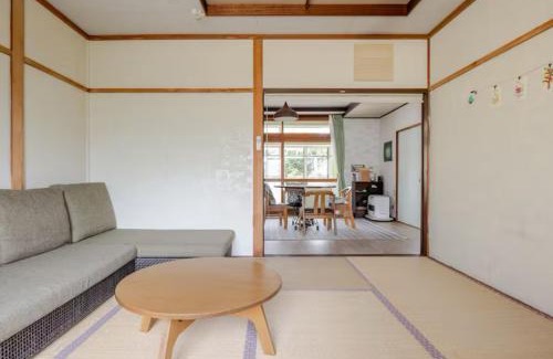 Shiraoi Casa | 一軒家まるごと貸切宿Woodウッド