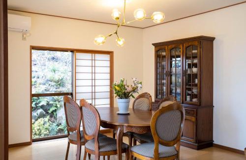 Futo Casa | 伊豆高原 温泉付別荘 ISANA Mountain Villa - BBQ, Pizza Oven & Hotsprings