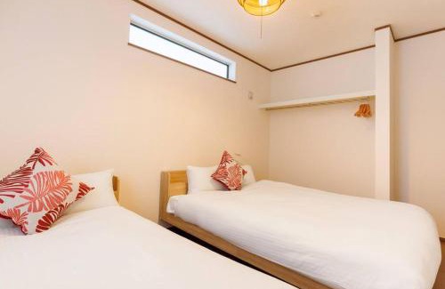 Chatan Villa | 北谷の新築戸建て物件 周辺飲食店多数 海から徒歩5分 駐車場2台 最大10名 Hiro北谷リゾート