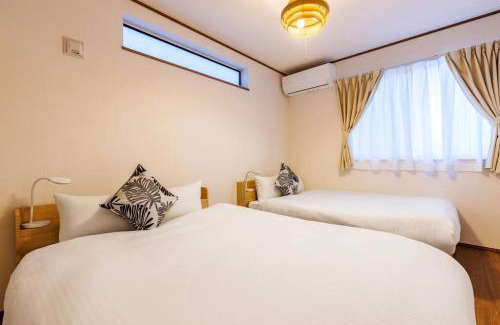 Chatan Villa | 北谷の新築戸建て物件 周辺飲食店多数 海から徒歩5分 駐車場2台 最大10名 Hiro北谷リゾート