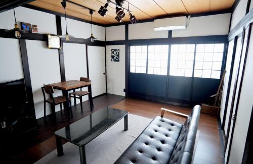 Kosai Apartamento | 古民家一棟貸子犬と画家みんなの家