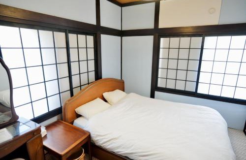 Kosai Apartamento | 古民家一棟貸子犬と画家みんなの家