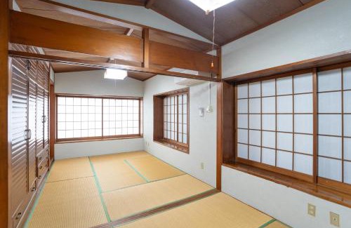 Naha City Centre Villa | 和風の二階建て一戸建て 国際通りまで500m