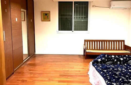 West District Villa | 天晴 包棟旅宿(近家樂福夜市)