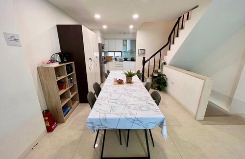 Anping Casa | 安平運河晴海301大床4人房 可停車