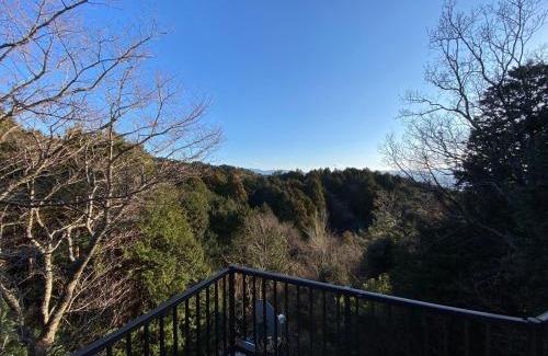 Izunokuni Casa | 富士山を背景に豊かな自然やバーベキューが魅力のコテージ Sakura